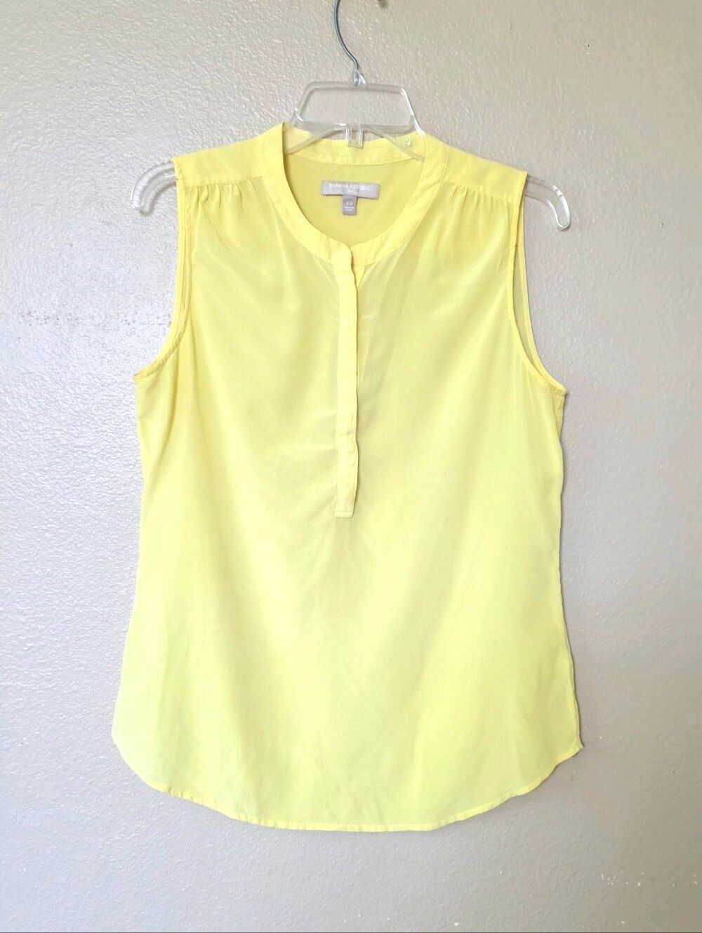 Banana Republic Womens Yellow 100% Silk Sleeveless Blouse - Size 12
